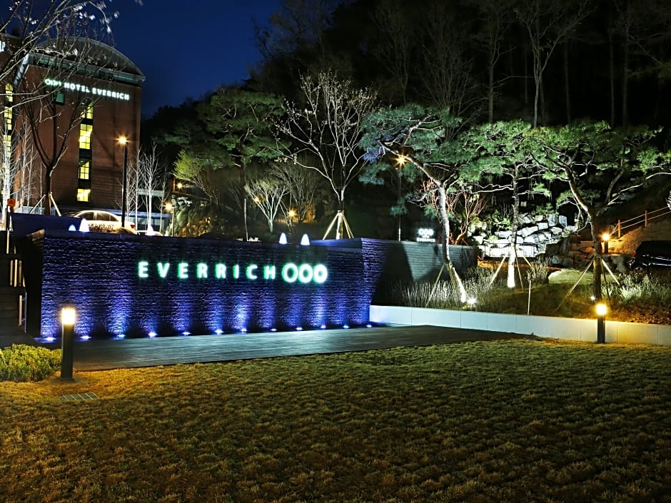 Photo 1 of 50 of Everrich Hotel