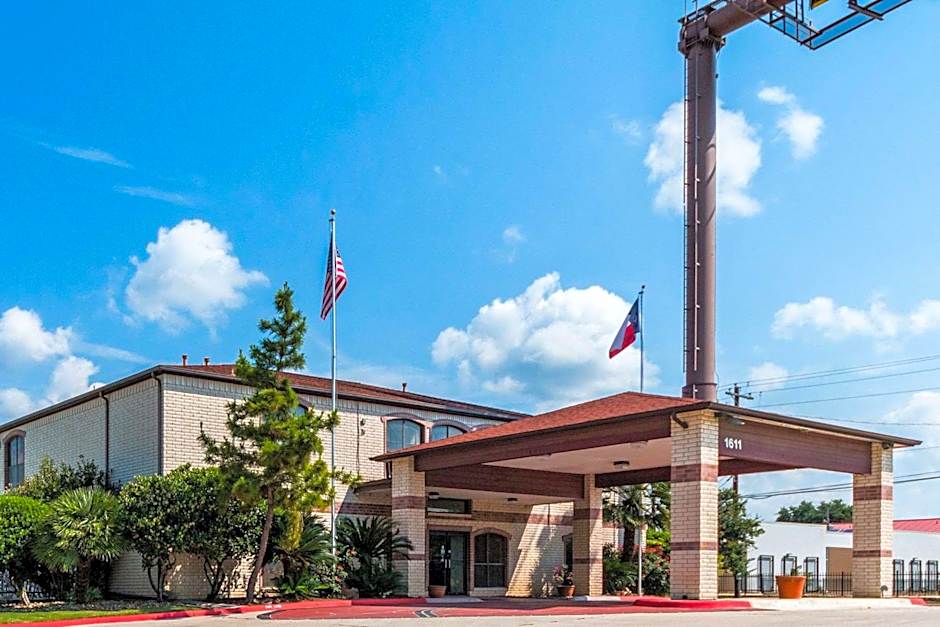 Quality Inn University Near Downtown