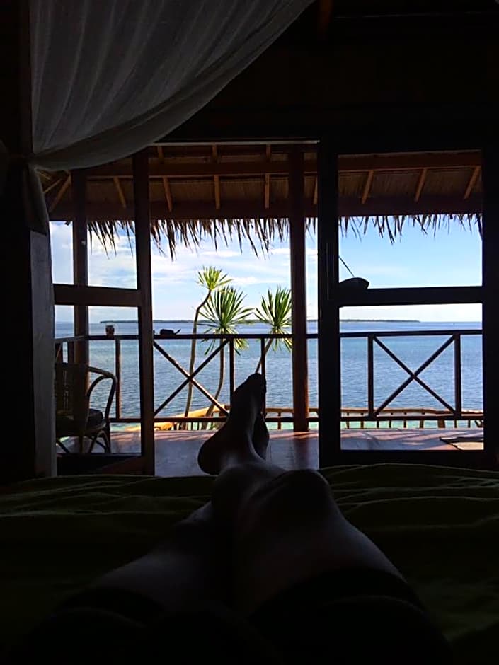 Nini's Beach Bungalows