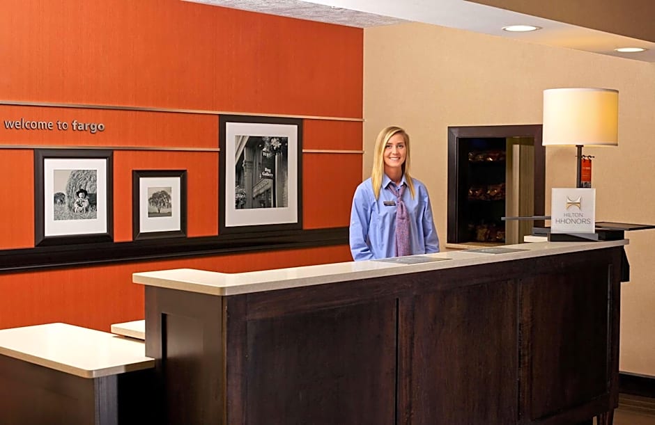 Hampton Inn & Suites by Hilton Fargo Medical Center