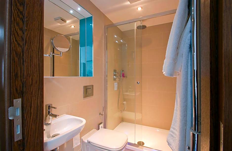Seraphine Hammersmith Hotel