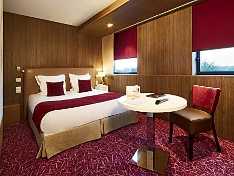 Standard Queen Room