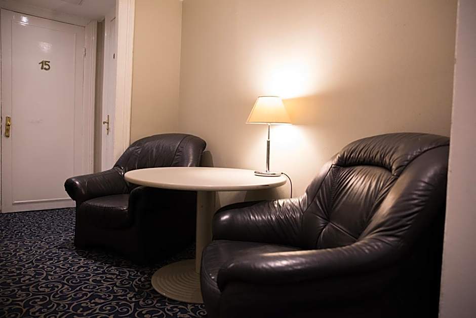 City Hotel - HEEFA OHG