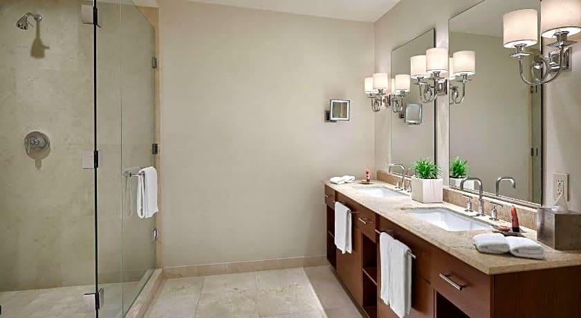 The Bristol Panama, a Registry Collection Hotel