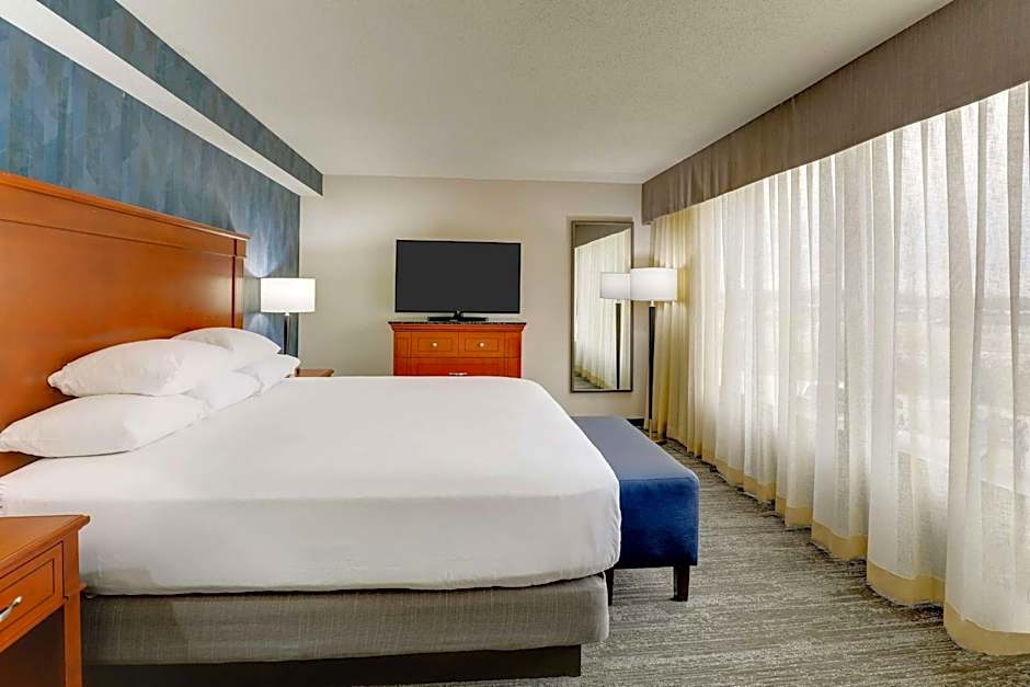 Drury Inn & Suites St. Louis St. Peters