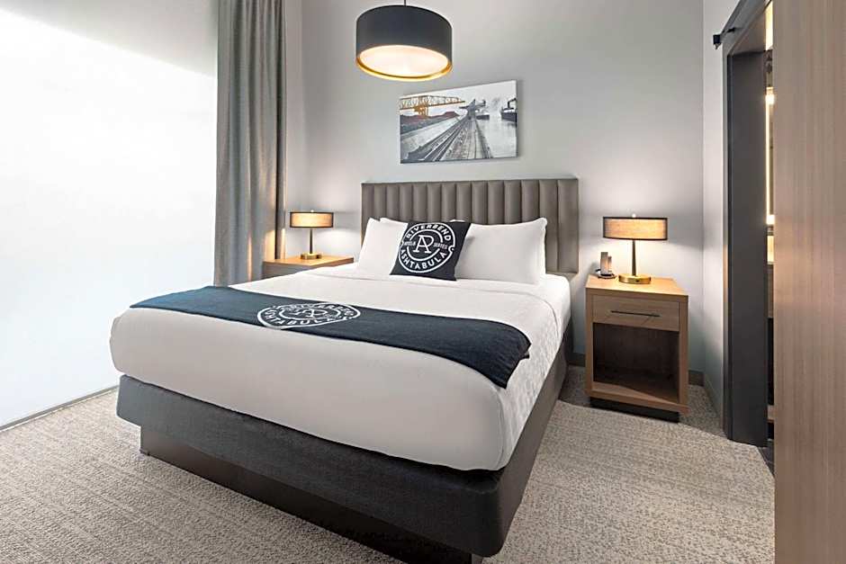 Riverbend Hotel and Suites, Trademark Collection by Wyndham