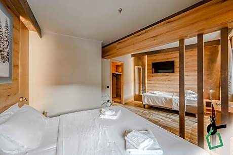 Quadruple Room with Mountain View