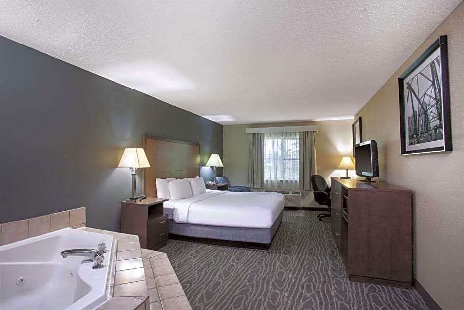 La Quinta Inn & Suites by Wyndham Richmond South