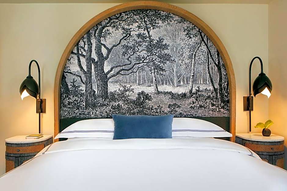 Photo 1 of 2 of Suite