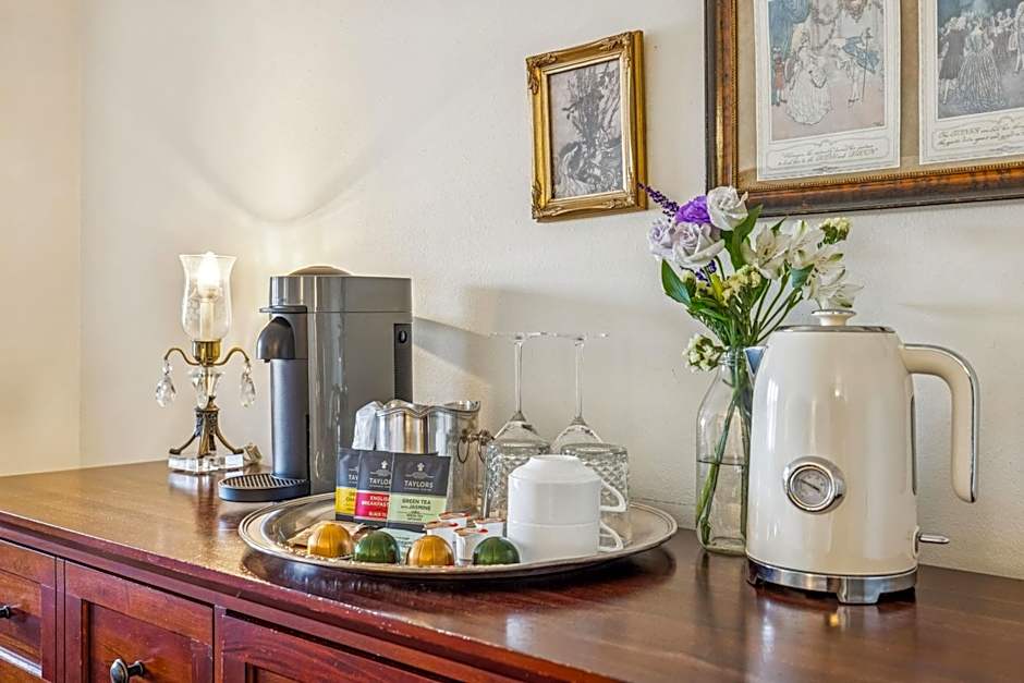 Mirabelle Inn & Restaurant