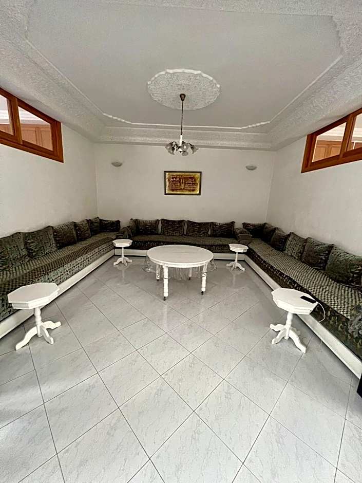 Large 3 Bedrooms Medina center Parking Secure