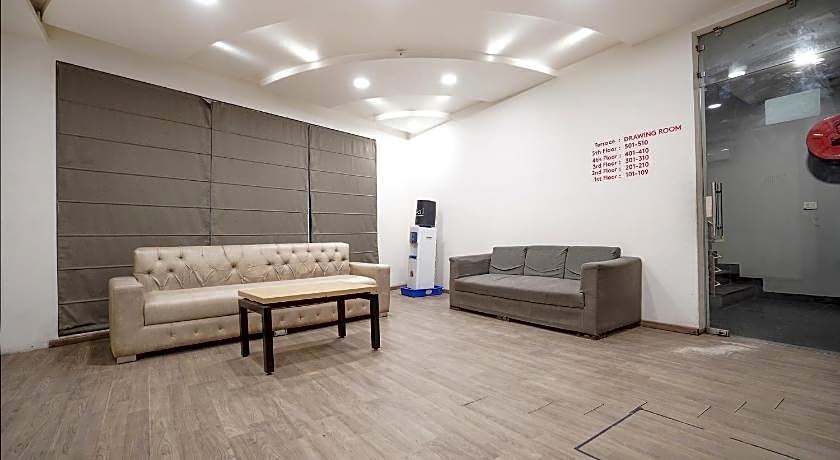 Townhouse Sector 49 Near Logix city centre