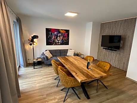 Luxuriöse Wohnung am Flussufer mit Infrarotsauna