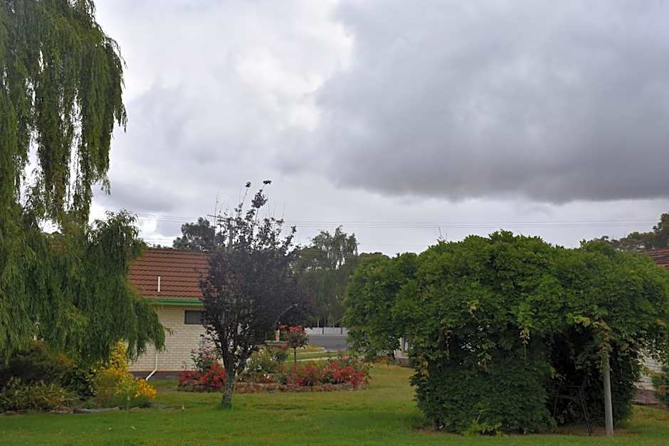 Mount Barker Valley Views Motel & Chalets, Western Australia