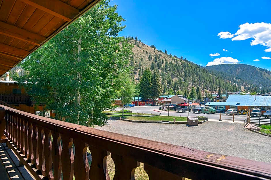 Alpine Lodge Red River