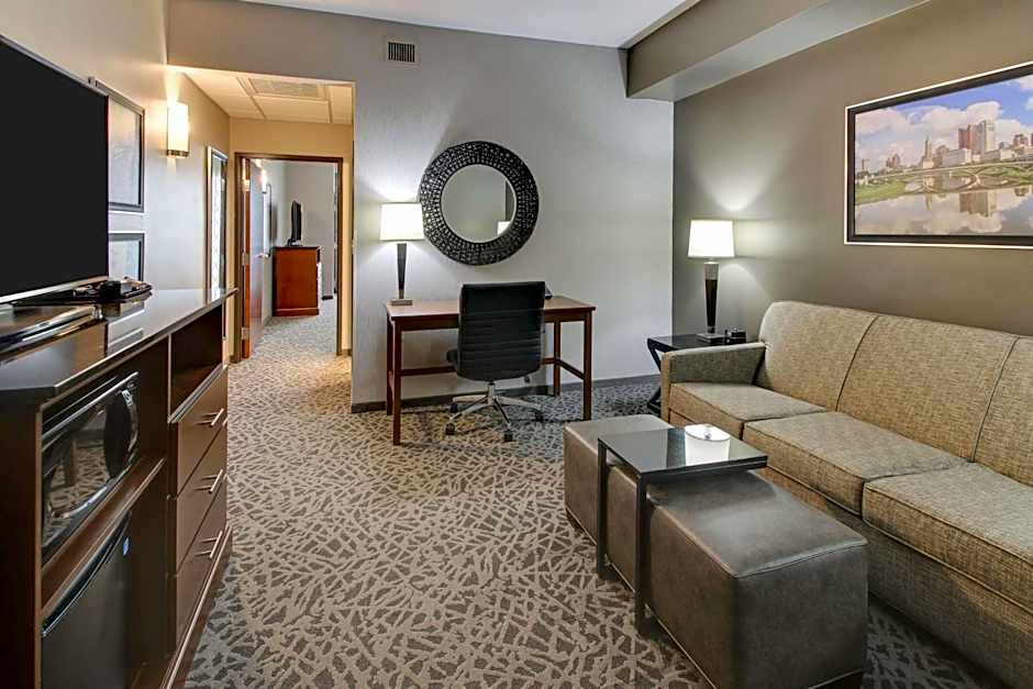 Drury Inn & Suites Cleveland Beachwood
