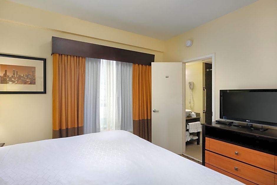 Holiday Inn Express & Suites - Atlanta Downtown