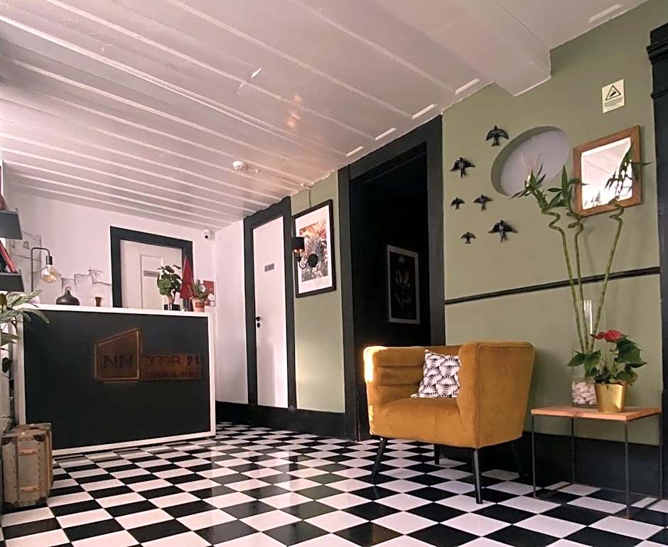 Inn Door 21 - Hostel & Suite