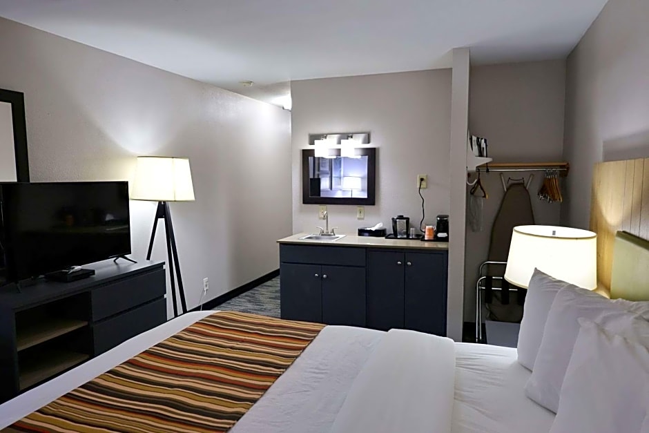 Country Inn & Suites by Radisson, Sparta, WI