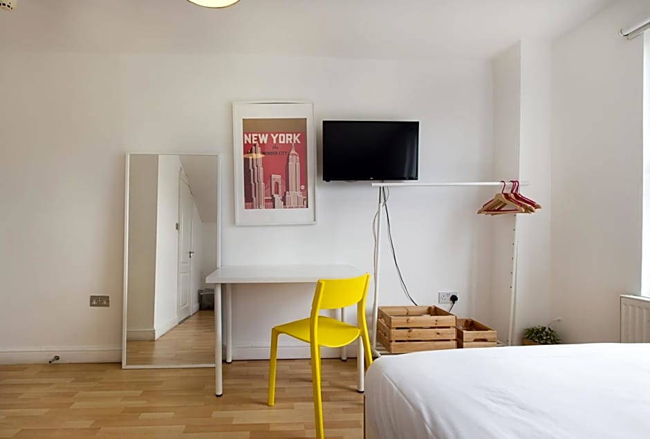 Tooting Broadway Studios & Rooms by PrimeCityHosts
