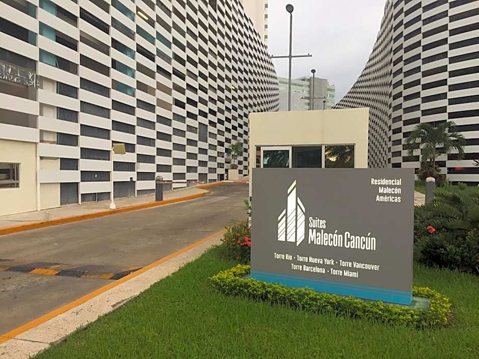Suites Malecon Cancun