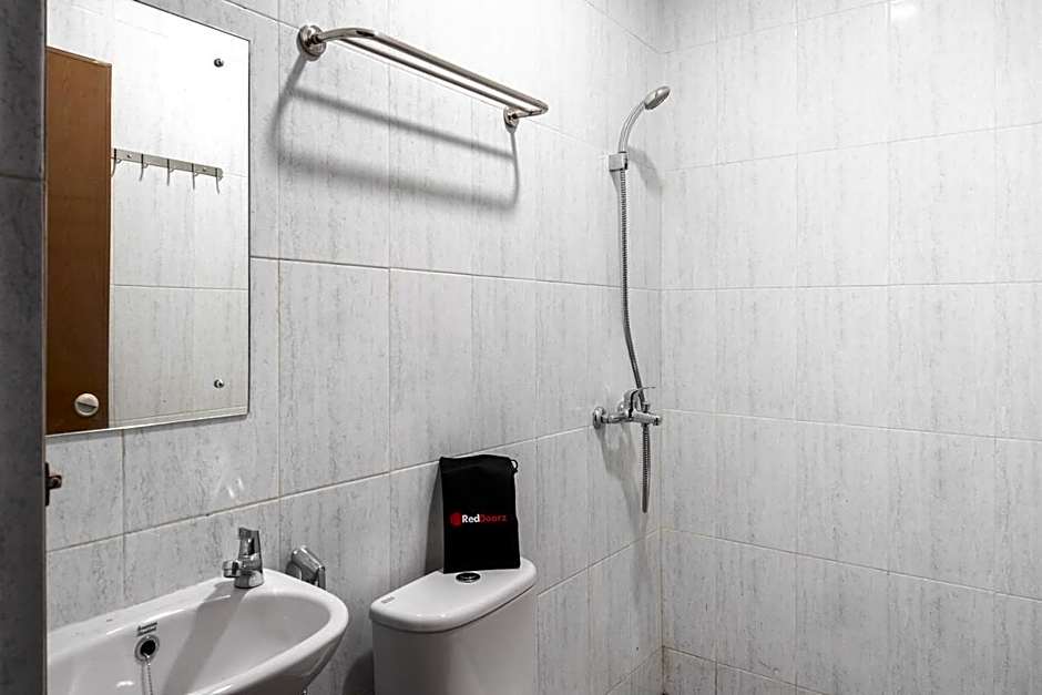 RedDoorz near Manhattan Square Medan