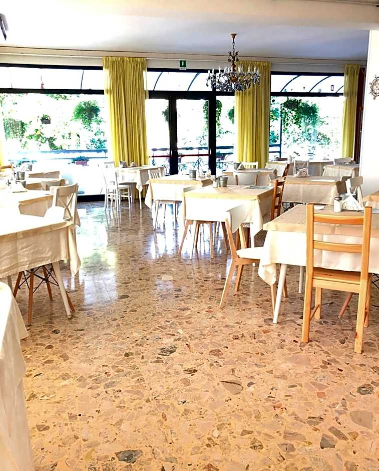Hotel Lux