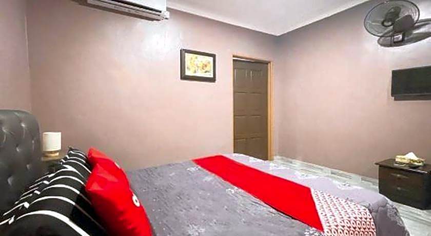 OYO 90324 Muar Station Hotel