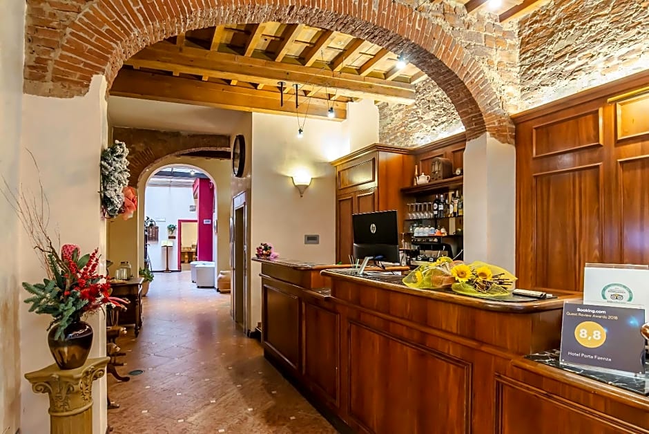 Porta Faenza Hotel