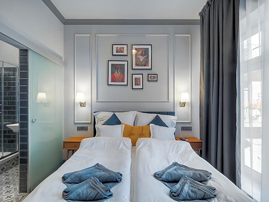 A22 Boutique Suites