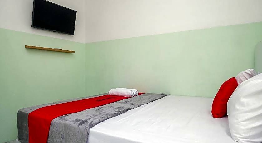 RedDoorz near Tugu Kartasura