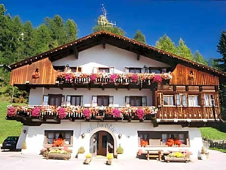 Hotel Al Larin