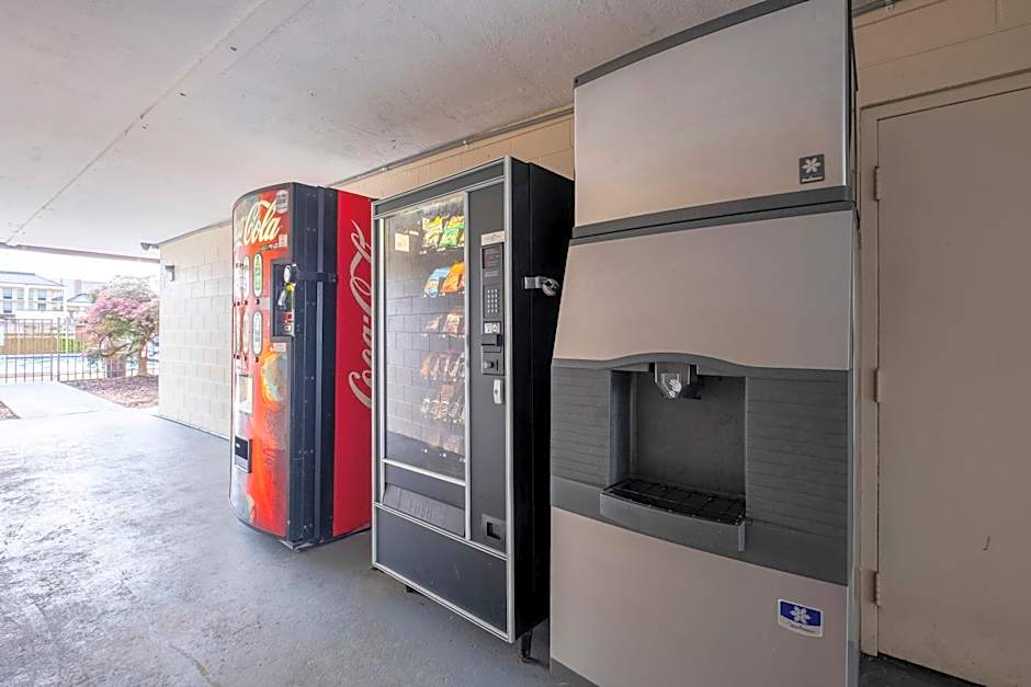 Red Roof Inn Knoxville North - Merchants Drive