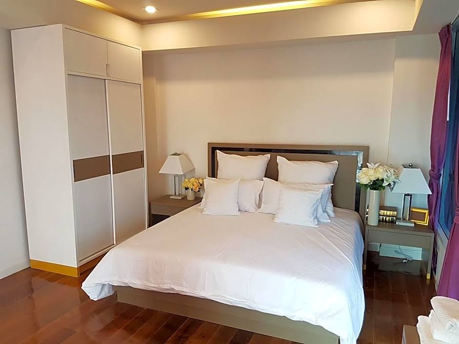 S.E.T Thanmongkol Residence