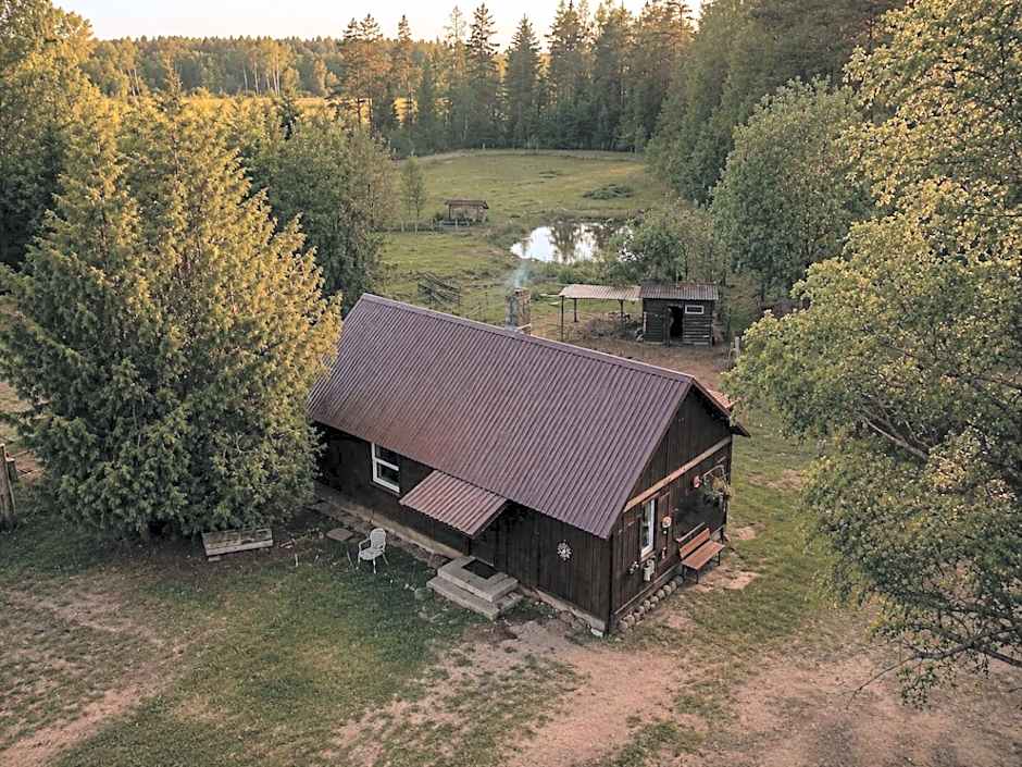 Lake Deer Park Retreat with Hot Tub & Sauna