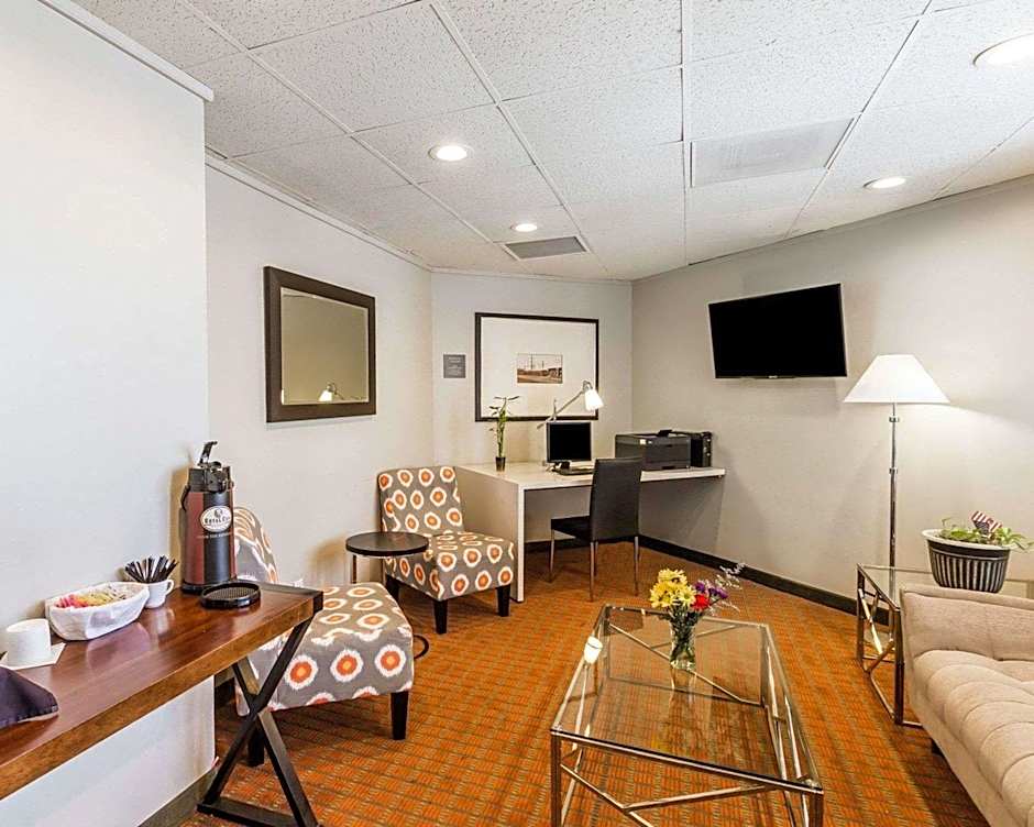 Quality Inn Phoenix Airport