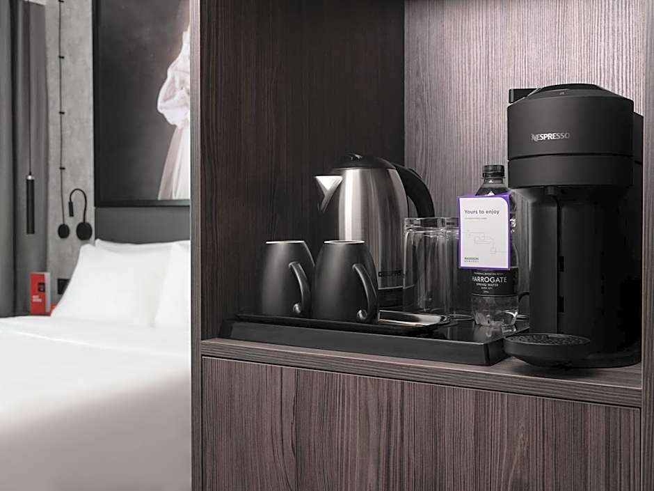 Radisson Red London Gatwick Airport