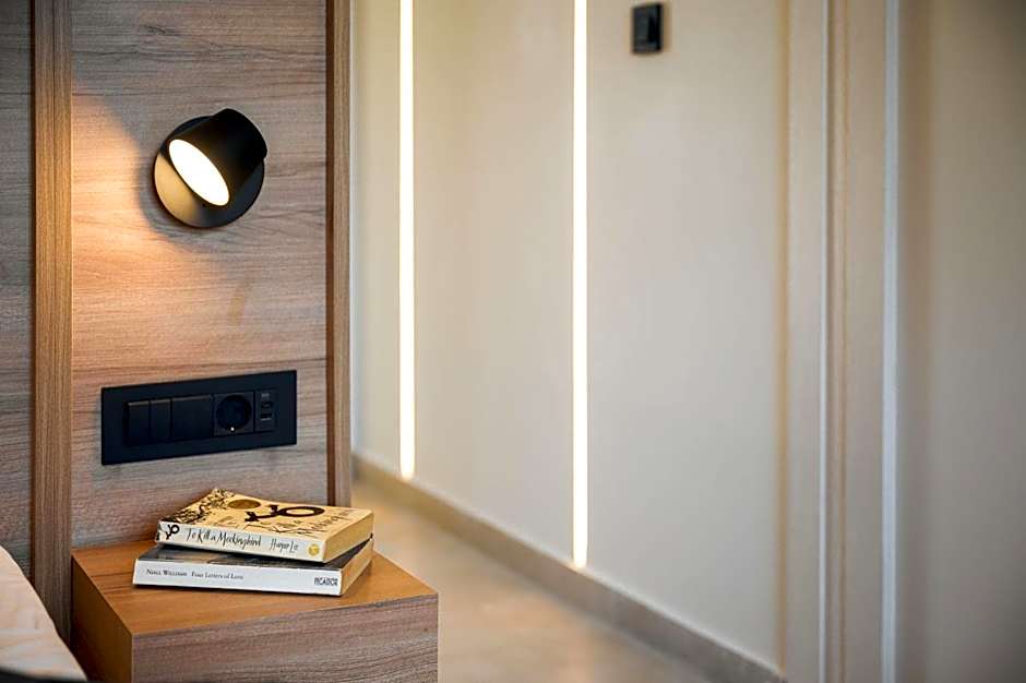 Palm Tree Beach Suites, by ZanteWize