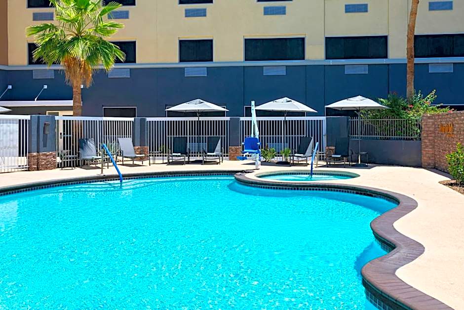 Fairfield by Marriott® Inn & Suites Phoenix West Chandler