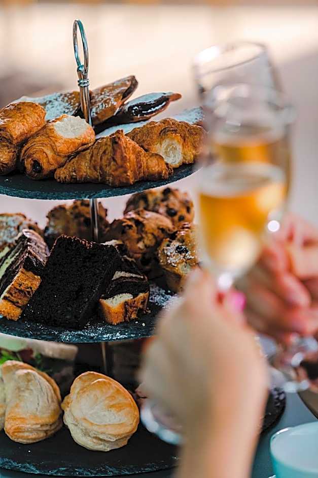 Seaview Hotel - Adults Only 16 Plus