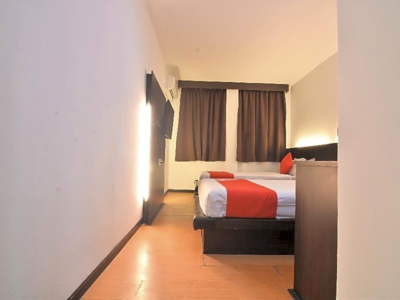 OYO 43960 Laksamana Executive & Boutique Hotel