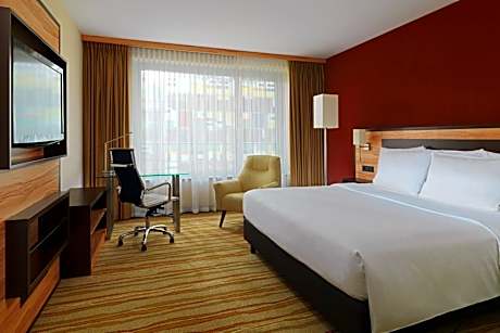 Larger Guest room, 1 King