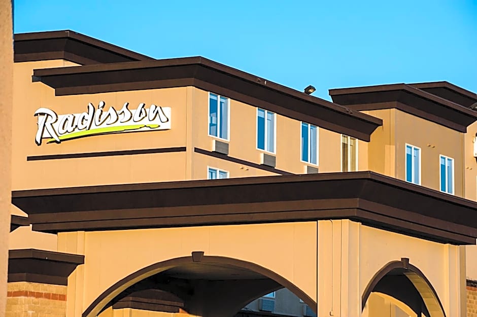 Radisson Hotel & Suites Fort Mcmurray