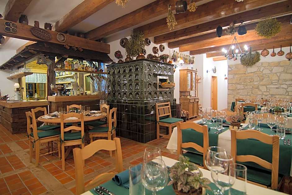 Apartmán-Hotel Jítravský Dvorec
