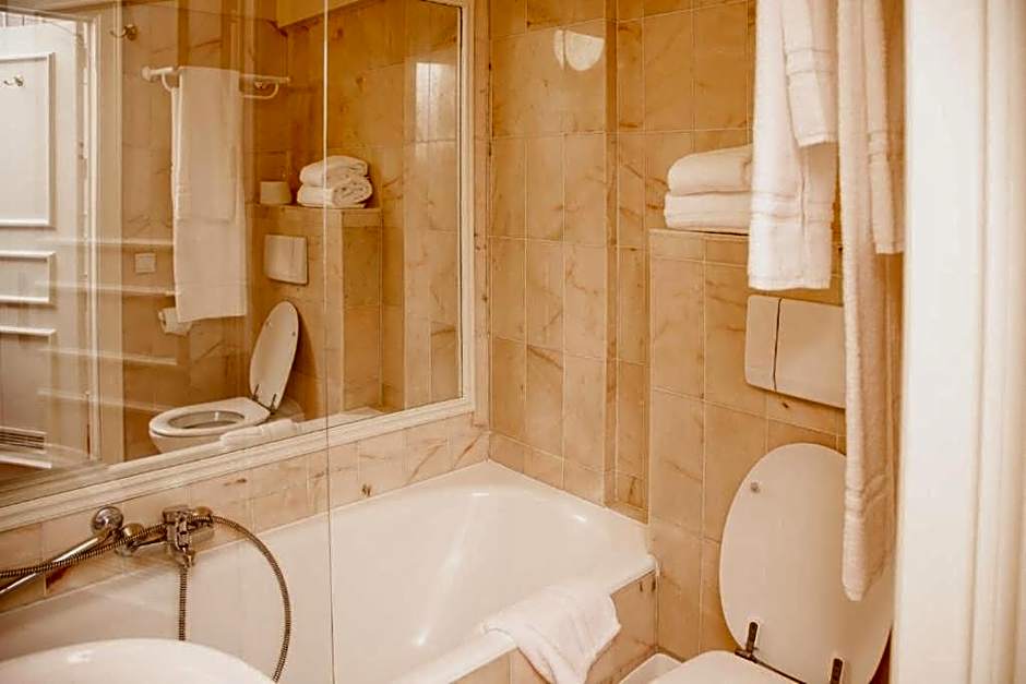 La Bourse Hotel