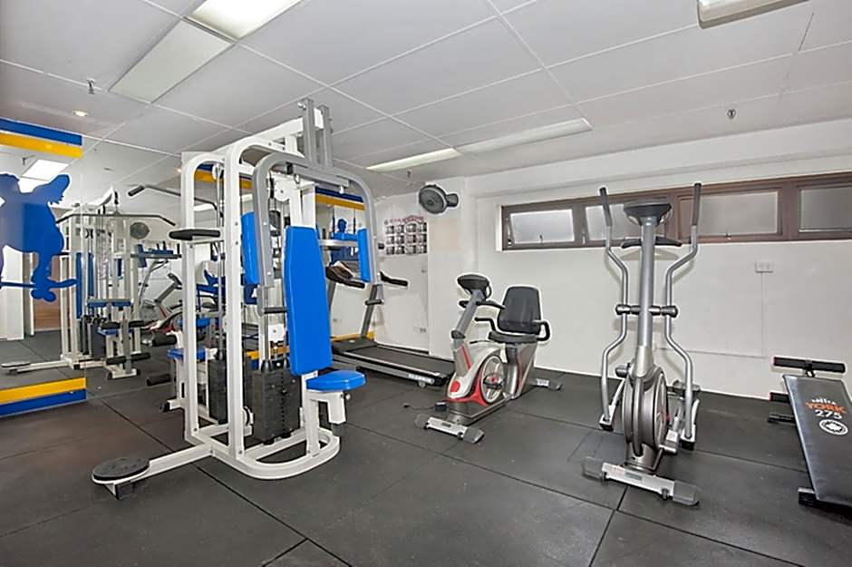 Surfers International Apartments