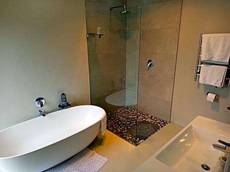 Luxury King Room