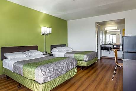 Quadruple Room - Disability Access - Roll in Shower