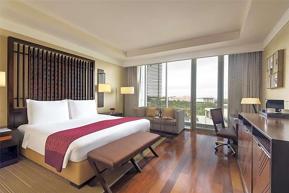Photo 1 of 4 of Executive 1 King Bed