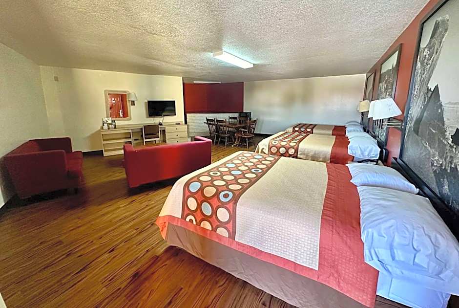 Super 8 by Wyndham Athens TX